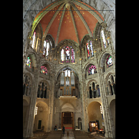 Kln (Cologne), Basilika St. Gereon, Blick aus dem Chor zur Hauptorgel im Dekagon