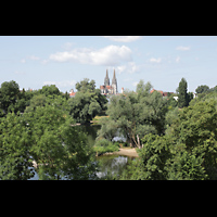 Regensburg, Dom St. Peter, Blick von der Nibelungenbrcke auf die Donau, den Unteren Whrd und zum Dom