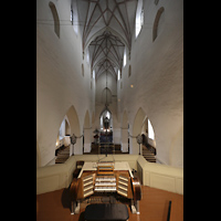 Tallinn (Reval), Oleviste kirik (Olai-Kirche), Blick ber den Spieltisch in die Kirche