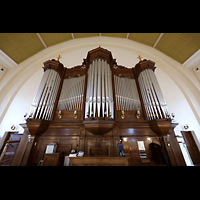 Tallinn (Reval), Kaarli kirik (Karlskirche), Orgel mit Spieltisch perspektivisch