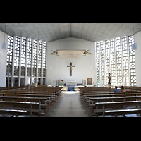 Mnchen (Munich), Maria-Immaculata-Kirche, Innenraum in Richtung Altar