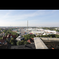 Mnchen (Munich), St. Paul, Blick nach Sden auf die 'Wiesn' und das im Aufbau befindliche Oktoberfest