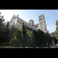 Mnchen (Munich), St. Maximilian, Ansicht von der Baaderstrae von Nordosten