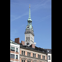 Mnchen (Munich), Alt St. Peter, Turm vom Viktualienmarkt aus gesehen