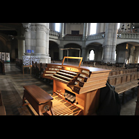 Mnchen (Munich), St. Lukas, Blick ber den Spieltisch in die Kirche