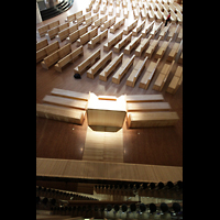 Torino (Turin), Chiesa del Santo Volto (Concattedrale), Blick vom Dach der Orgel auf die Prospektpfeifen und in die Kirche