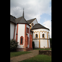 Trier, Marienstiftskirche, Blick vom Kirchgarten zum Chor