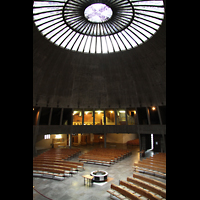 Augsburg, St. Don Bosco, Blick vom Emporenumgang zur Orgel