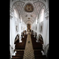 Landsberg am Lech, Stadtpfarrkirche Mari-Himmelfahrt, Blick von der Orgelempore ins Hauptschiff