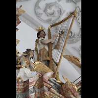 Landsberg am Lech, Stadtpfarrkirche Mari-Himmelfahrt, Knig David als Figur auf dem Orgeldach