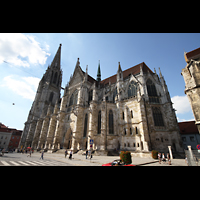 Regensburg, Dom St. Peter, Gesamtansicht von auen mit Trmen