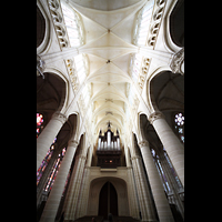 Chalons-en-Champagne, Cathdrale Saint-Etienne, Gewlbe im Hauptschiff und Orgel