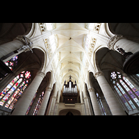 Chalons-en-Champagne, Cathdrale Saint-Etienne, Innenraum in Richtung Orgel