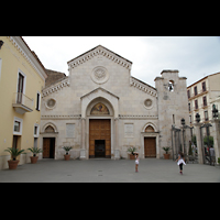 Sorrento, Cattedrale, Fassade und Vorplatz