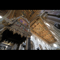 Roma (Rom), Basilica di San Giovanni in Laterano, Blick vom Ziborium auf die Decke