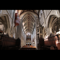 Bern, Mnster St. Vinzenz, Blick vom Chor zur groen Orgel