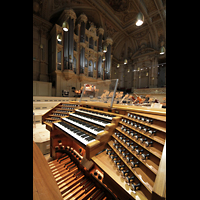 Zrich, Tonhalle, Mobiler Spieltisch und Orgel