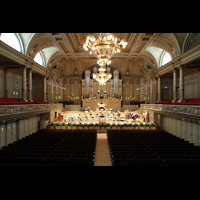 Zrich, Tonhalle, Blick von der hinteren Empore zur Orgel