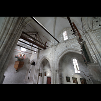 Sion (Sitten), Notre-Dame-de-Valre (Burgkirche), Lettner mit Kruzifix-Gruppe und Blick zur Orgel