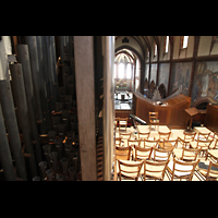 Mettlach, St. Lutwinus, Pfeifen der Tuba magna mit Blick in die Kirche