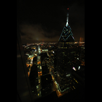 Philadelphia, Macy's ('Wanamaker') Store, Blick vom Pyramid Club (52. Etage im BNY Mellon Center) in Richtung Macy's (rechts: One Liberty Tower)