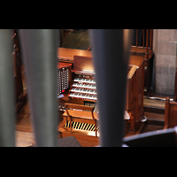 Chicago, University, Rockefeller Memorial Chapel, Blick durch die Pedal-Prospektpfeifen zum Spieltisch