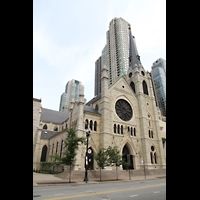 Chicago, Cathedral of the Holy Name, Auenansicht mit Turm