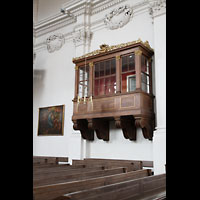 Bamberg, St. Stephan, Holztribhne im Orgel-Querschiff