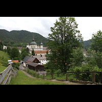 Ettal, Benediktinerabtei, Klosterkirche, Blick vom Ettaler Hhenweg auf die Klosteranlage