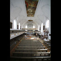 Kaufbeuren, Dreifaltigkeitskirche, Blick von der hinteren Empore zur Orgel und zum Altar