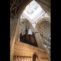 York, Minster (Cathedral Church of St Peter), Blick in die Vierung auf den Kings Screen und die Orgel