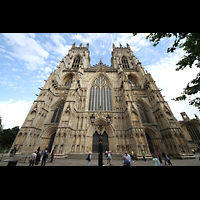 York, Minster (Cathedral Church of St Peter), Westfassade mit Doppeltrmen