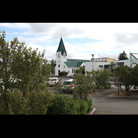 Hafnarfjrur, Kirkja, Kirche muit Strandstrae