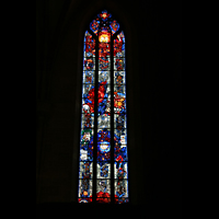 Ulm, Mnster, Buntes Fenster mit Glasmalerei