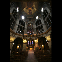 Aachen, Dom St. Marien, Oktogon in Richtung Chorhalle