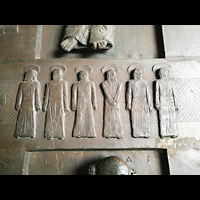 Schaffhausen, Mnster (ehem. Kloster zu Allerheiligen), Bodenplatten mit in Stein gehauenen Evangelistenfiguren