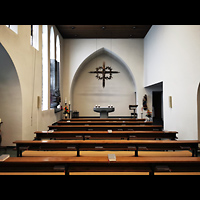 Berlin, Dominikus-Krankenhaus (Caritas Klinik), Dominikus-Kapelle, Innenraum in Richtung Altar