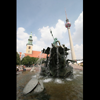 Berlin, St. Marienkirche, Marienkirche, Neptunbrunnen und Fernsehturn