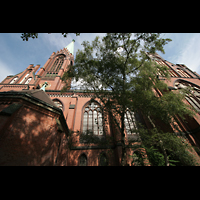 Berlin, Apostel Paulus-Kirche, Seitenansicht