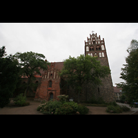 Angermnde, St. Marien, Seitenansicht der Kirche