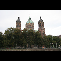 Mnchen (Munich), St. Lukas, Blick von der Isarbrcke nach St. Lukas