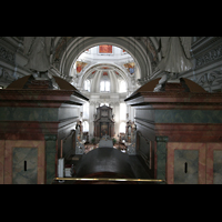 Salzburg, Dom, Blick ber das Rckpositiv ins Hauptschiff