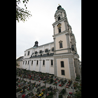 St. Florian, Stiftskirche, Friedhof mit Kirche