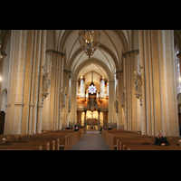 Paderborn, Dom, Innenraum / Hauptschiff in Richtung Orgel