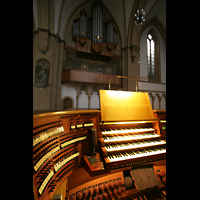 Paderborn, Dom, Zentralspieltisch mit Chororgel