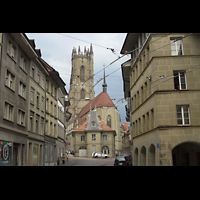Fribourg (Freiburg), Cathdrale Saint-Nicolas, Blick von der Rue du Zaehringen auf die Chorseite der Kathedrale