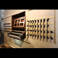 Alkmaar, Sint Laurenskerk, Spieltisch seitlich