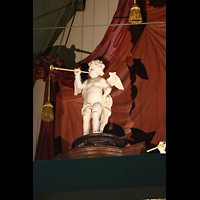 Gouda, Sint Janskerk - Grote Kerk, Engel auf dem Prospekt oben links