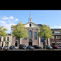 Kampen, Burgwalkerk, Fassade vom Burgwal aus gesehen