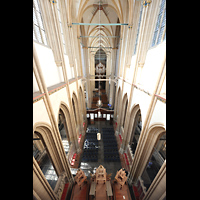 Kampen, Sint Nicolas Bovenkerk, Blick vom Triforium in der Chorspitze ins Hauptschiff und auf die Chororgel